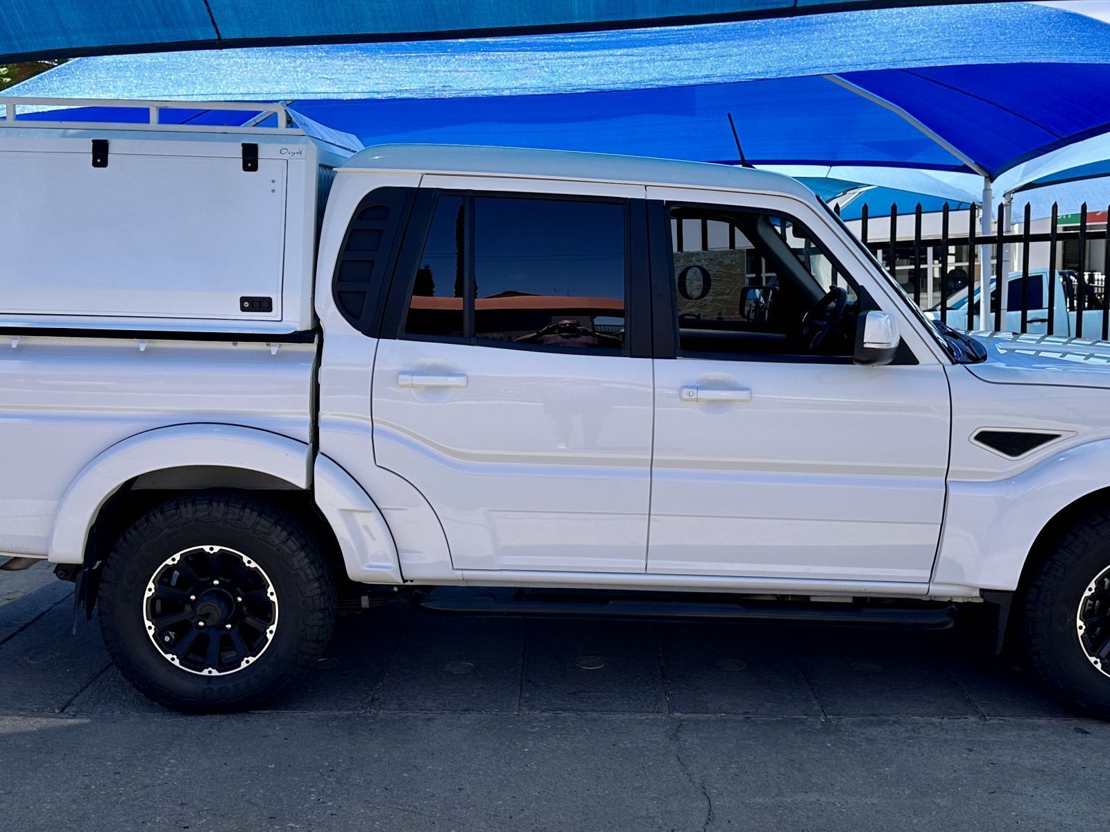 2023 Mahindra Mhawk S11 4x4 A/T P/U D/C 2.2 photo